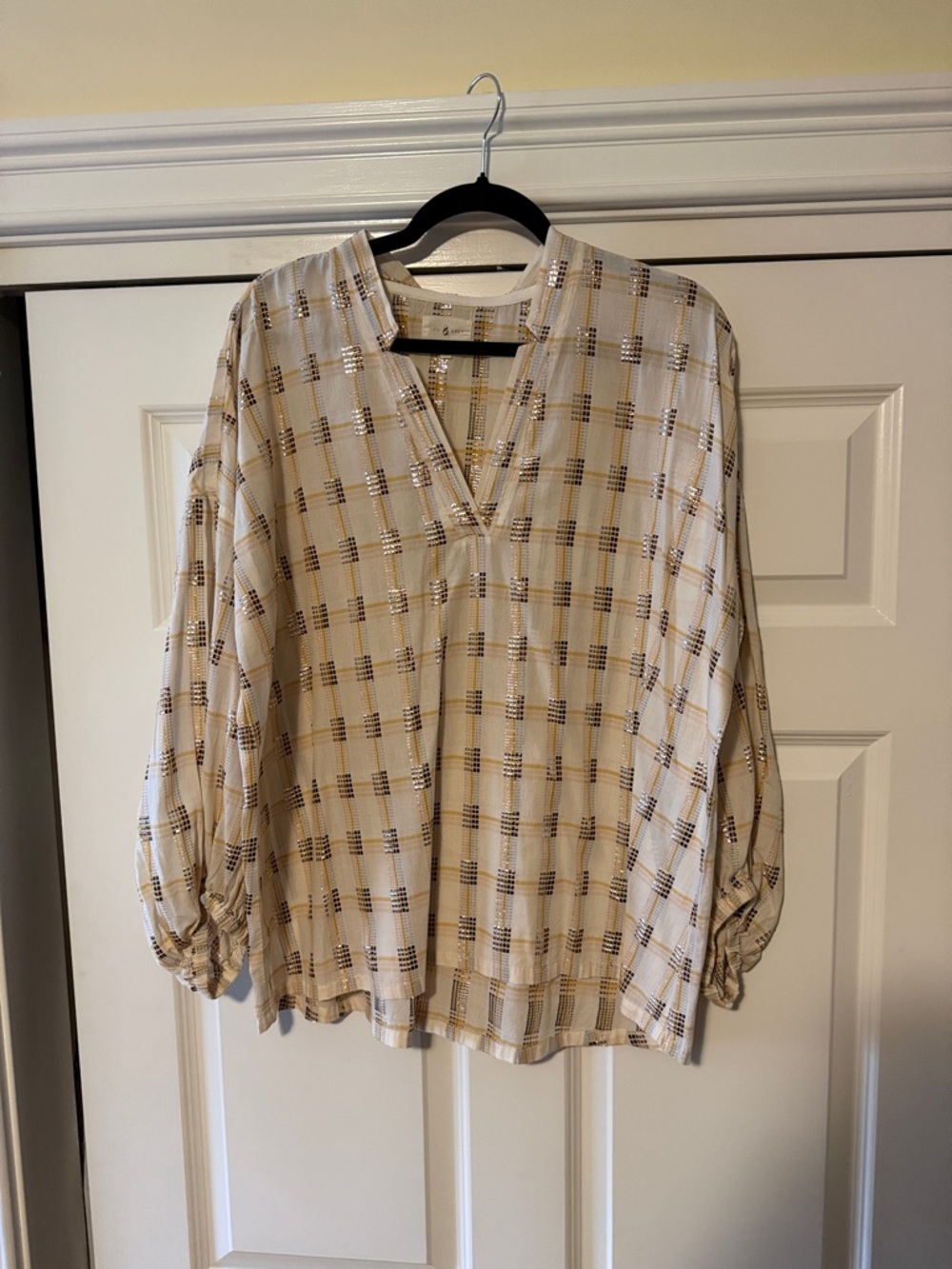 Lou & Grey Cream V-Neck Long Sleeve Blouse with Gold and Silver Accents